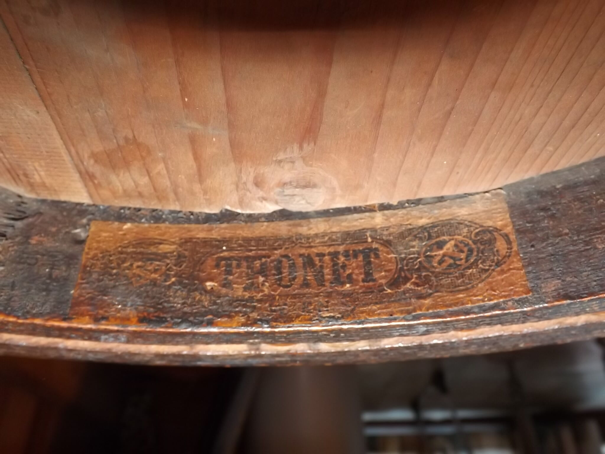 Chaises Thonet en bois courbé modèle n 18