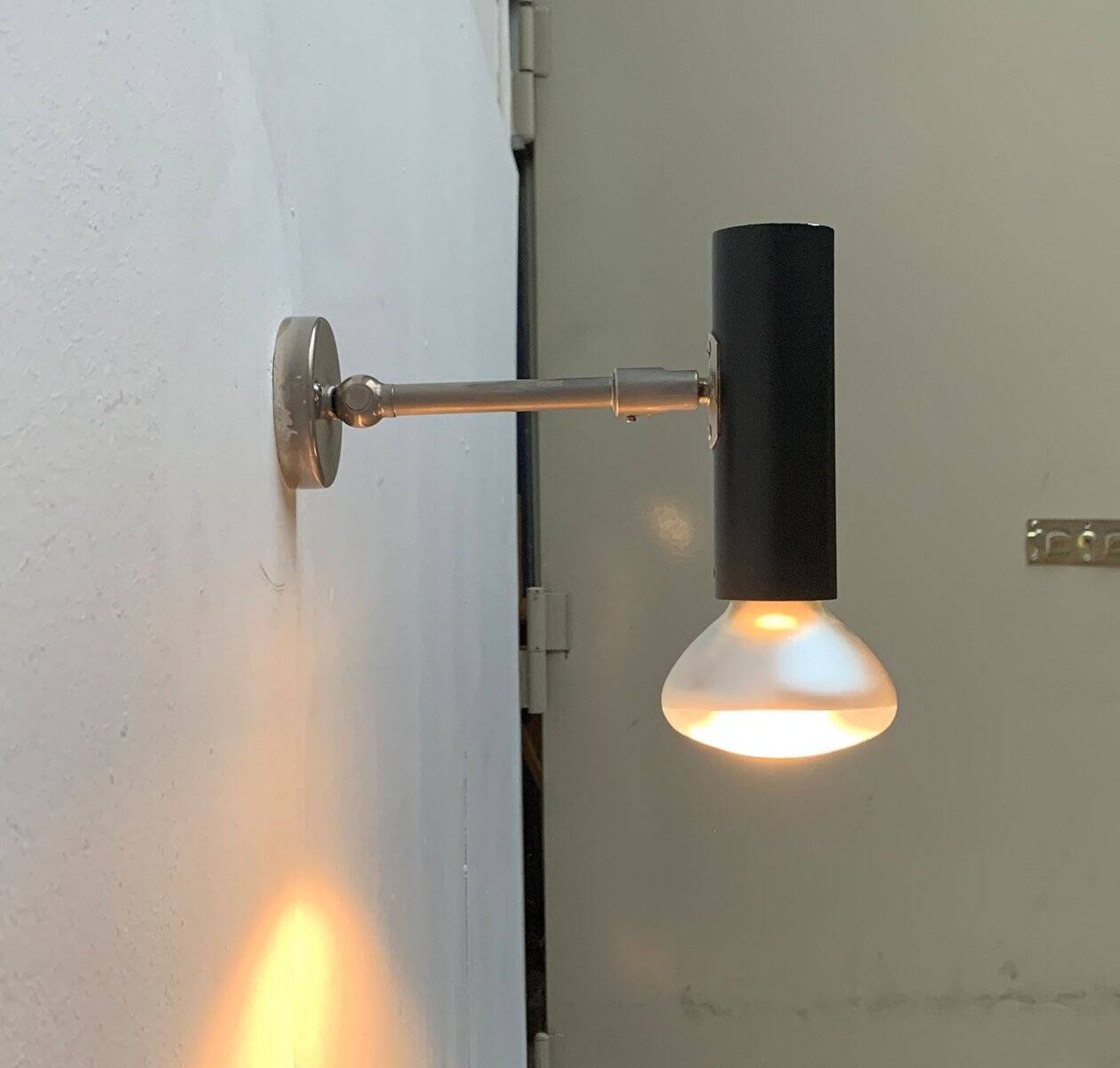 Mid-Century German Minimalist Wall Lamp from Beisl, 1960s