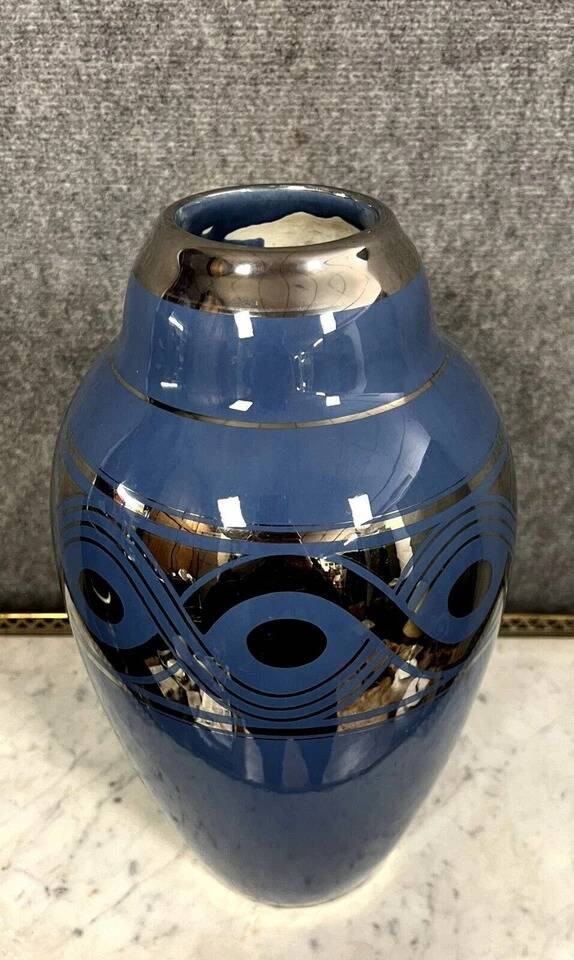 Large Art Deco porcelain vase with geometric shapes