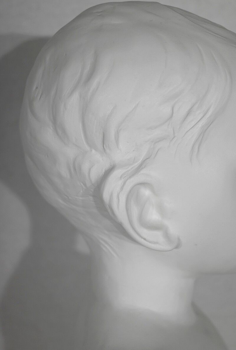 Children's bust in biscuit of limoges – early twentieth century