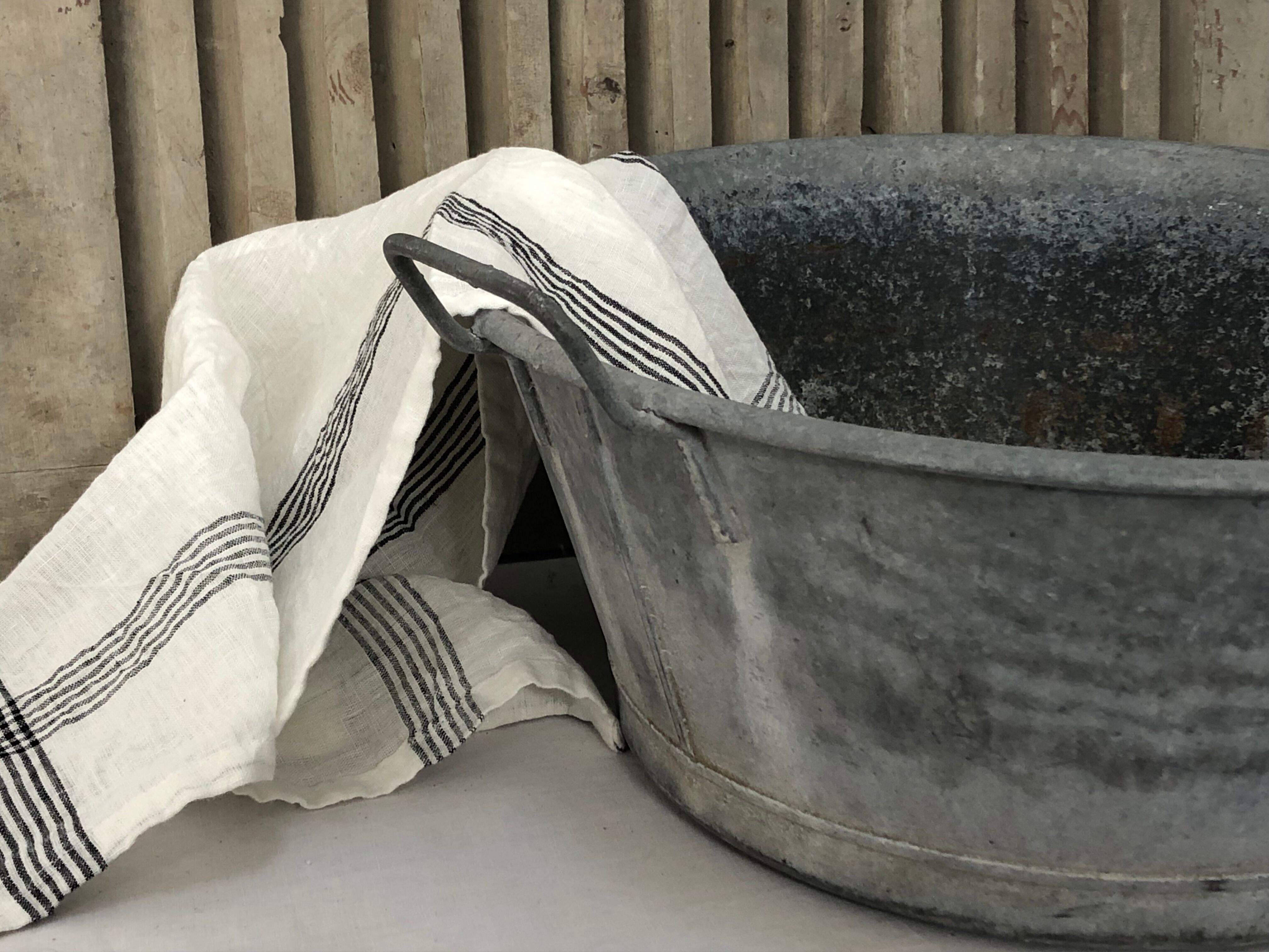 Zinc basin, kitchen or bathroom decoration