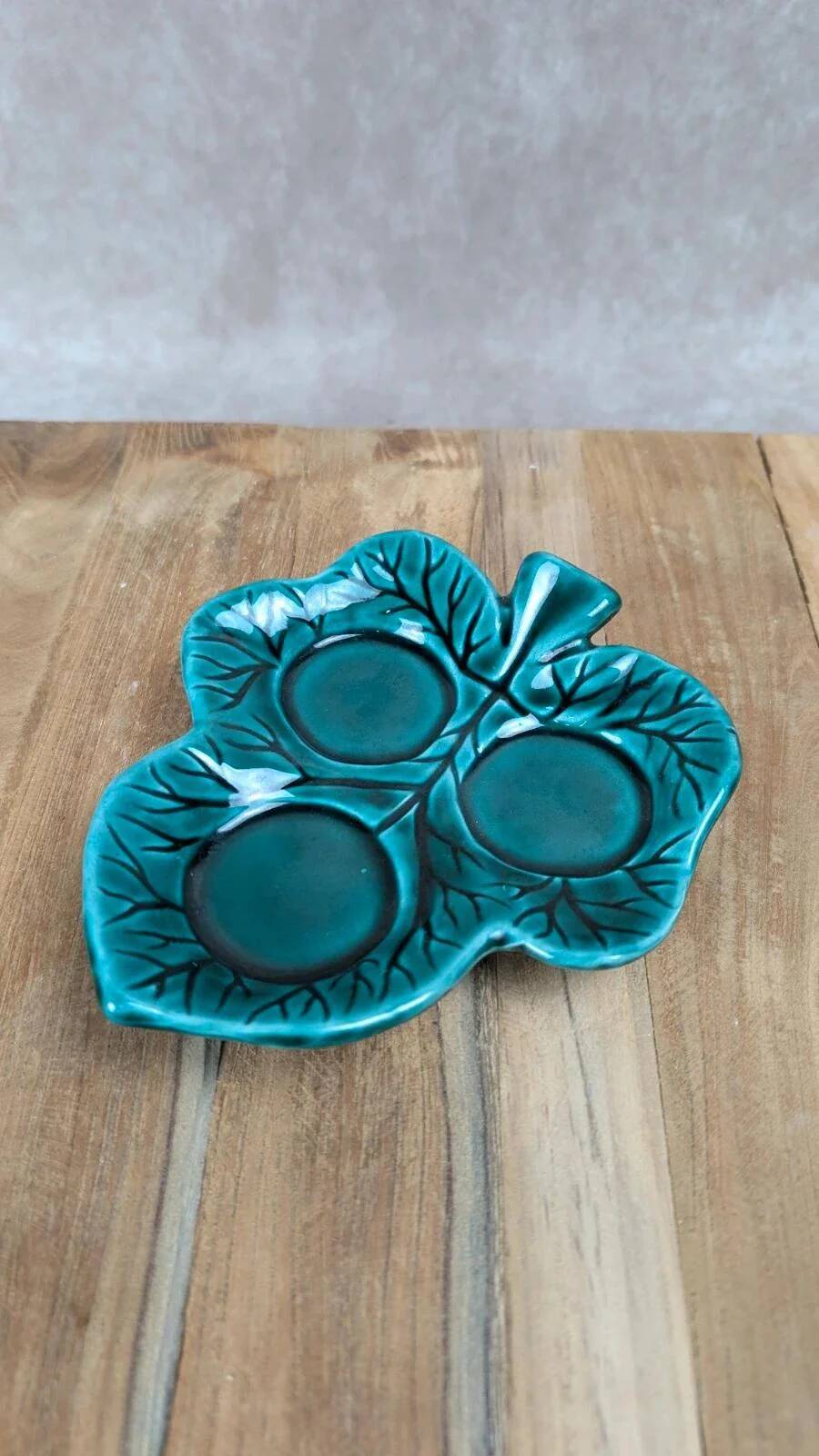 Vintage Vallauris catchall – green enamel leaf model