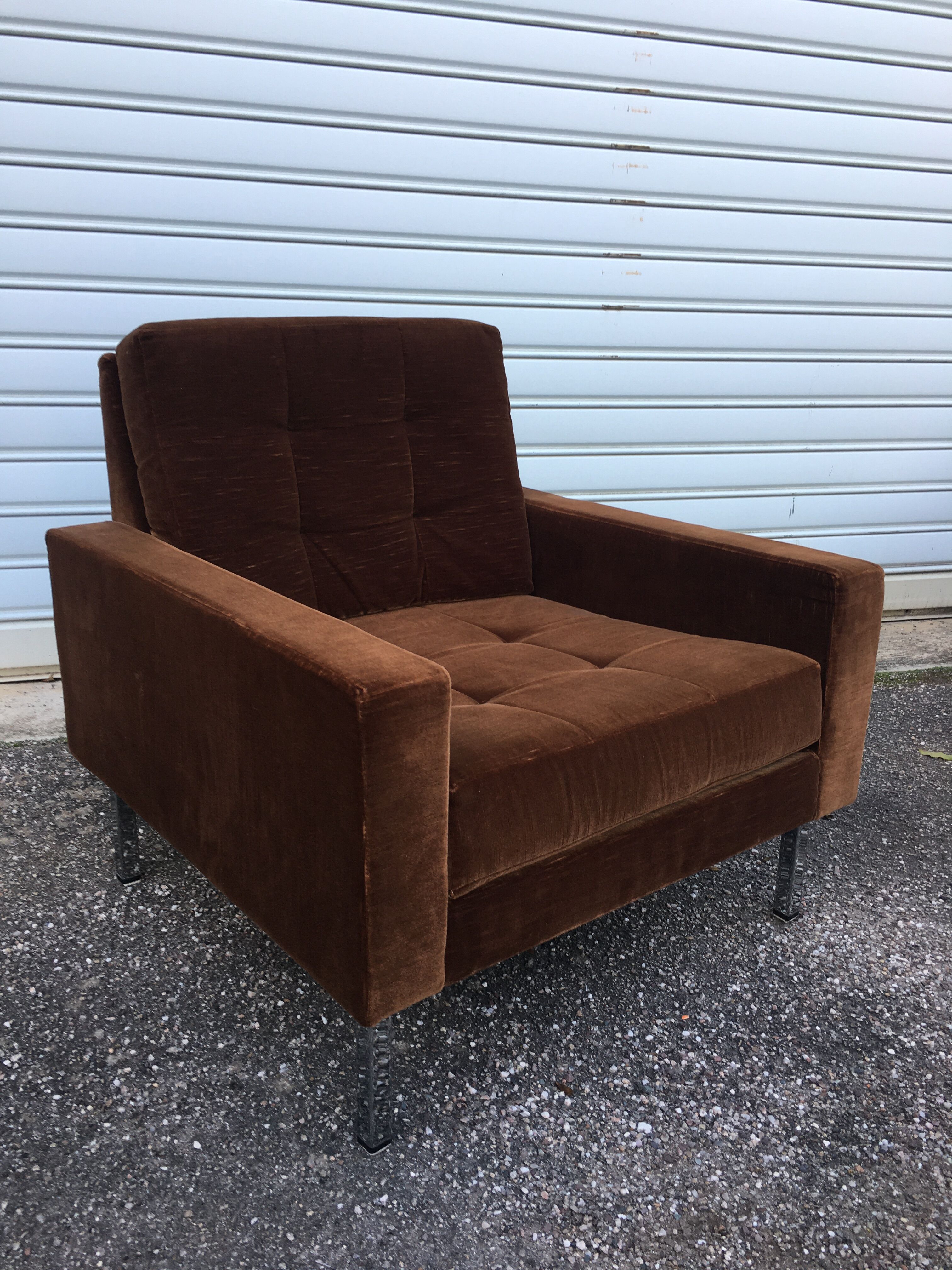 Pair of armchairs and his ottoman, circa 1970