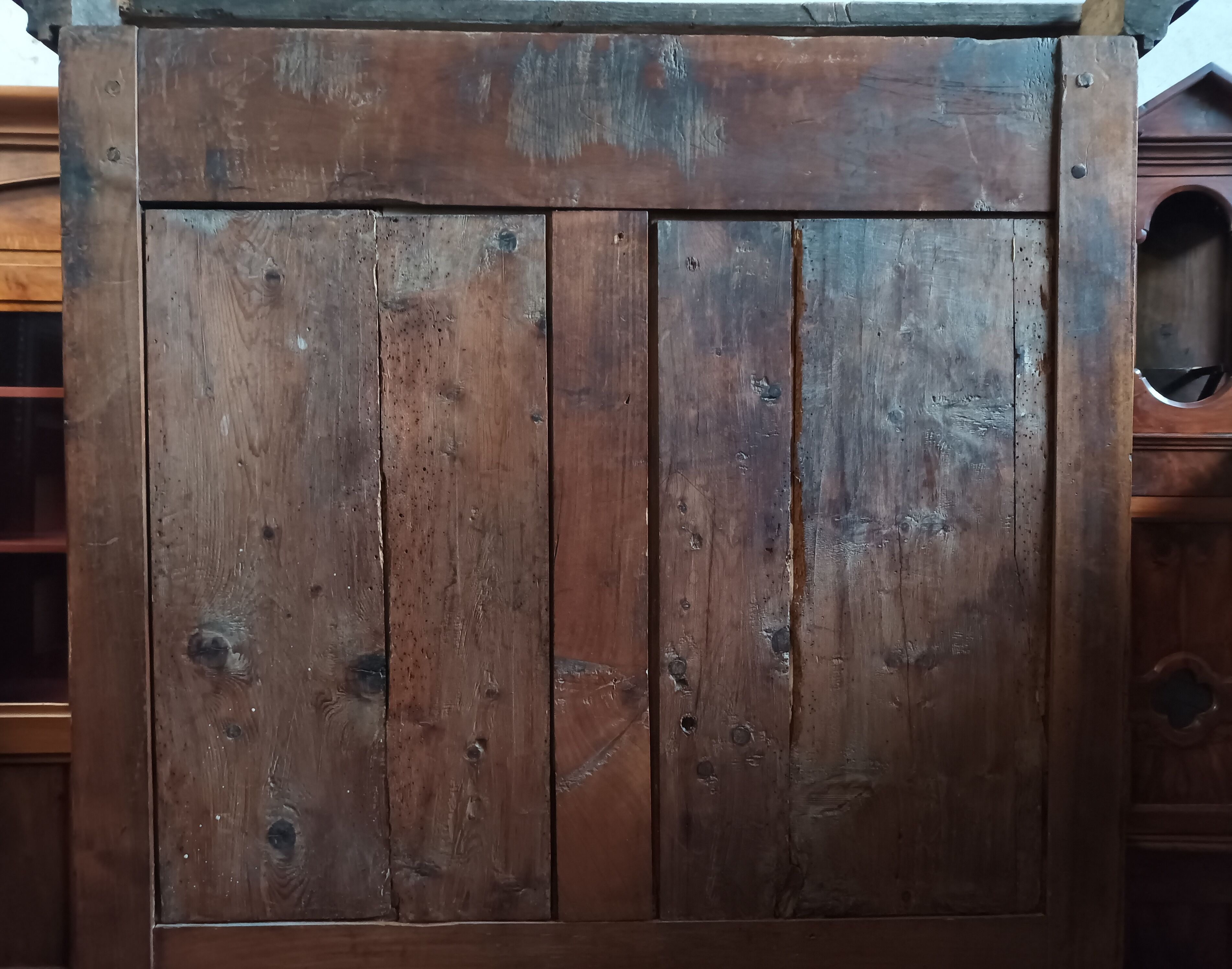 Louis XV standing man in walnut