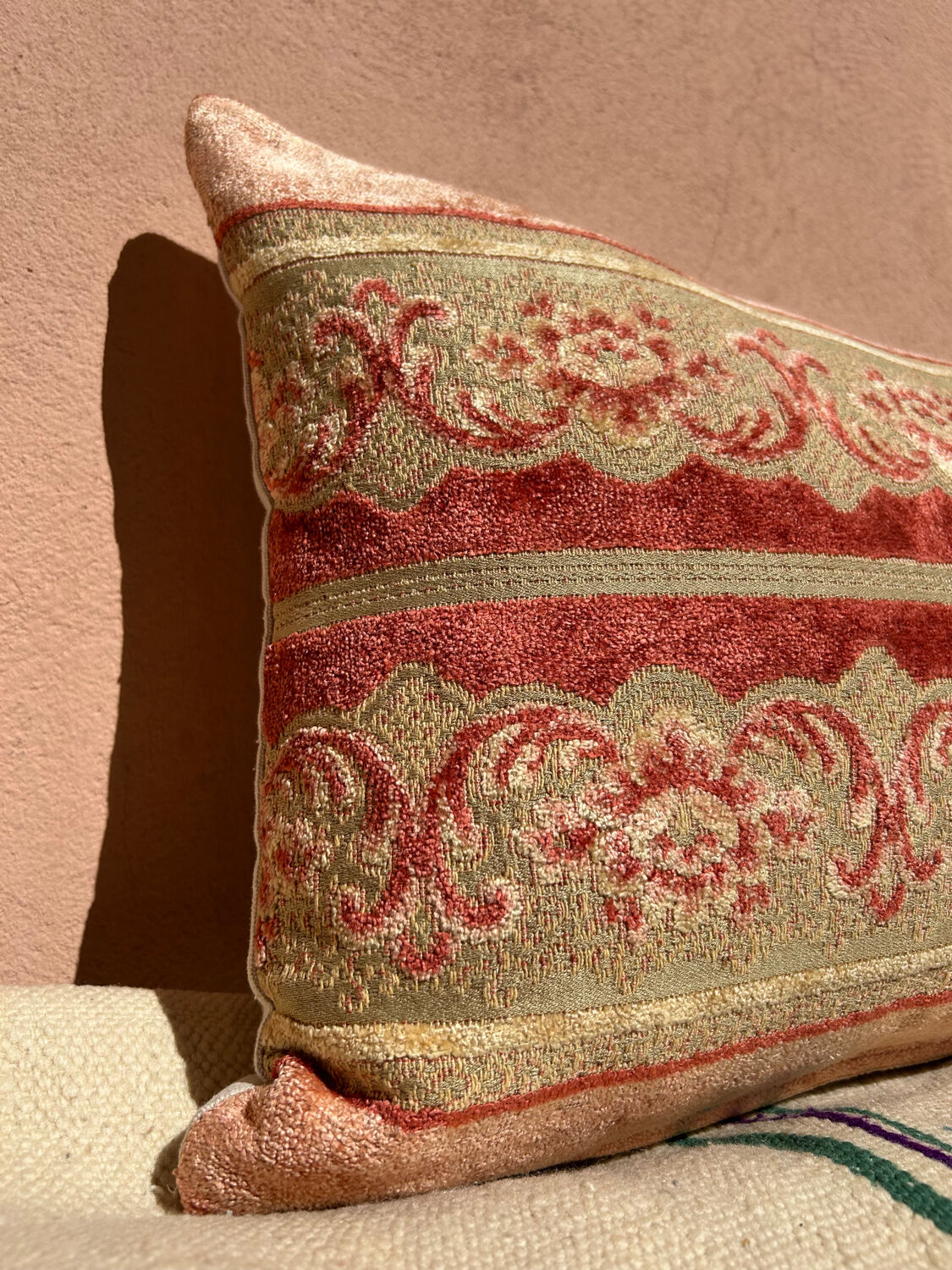 Velvet cushion 40x60cm