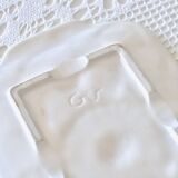 Large vintage cake dish in exotic fruit barbotine signed GV