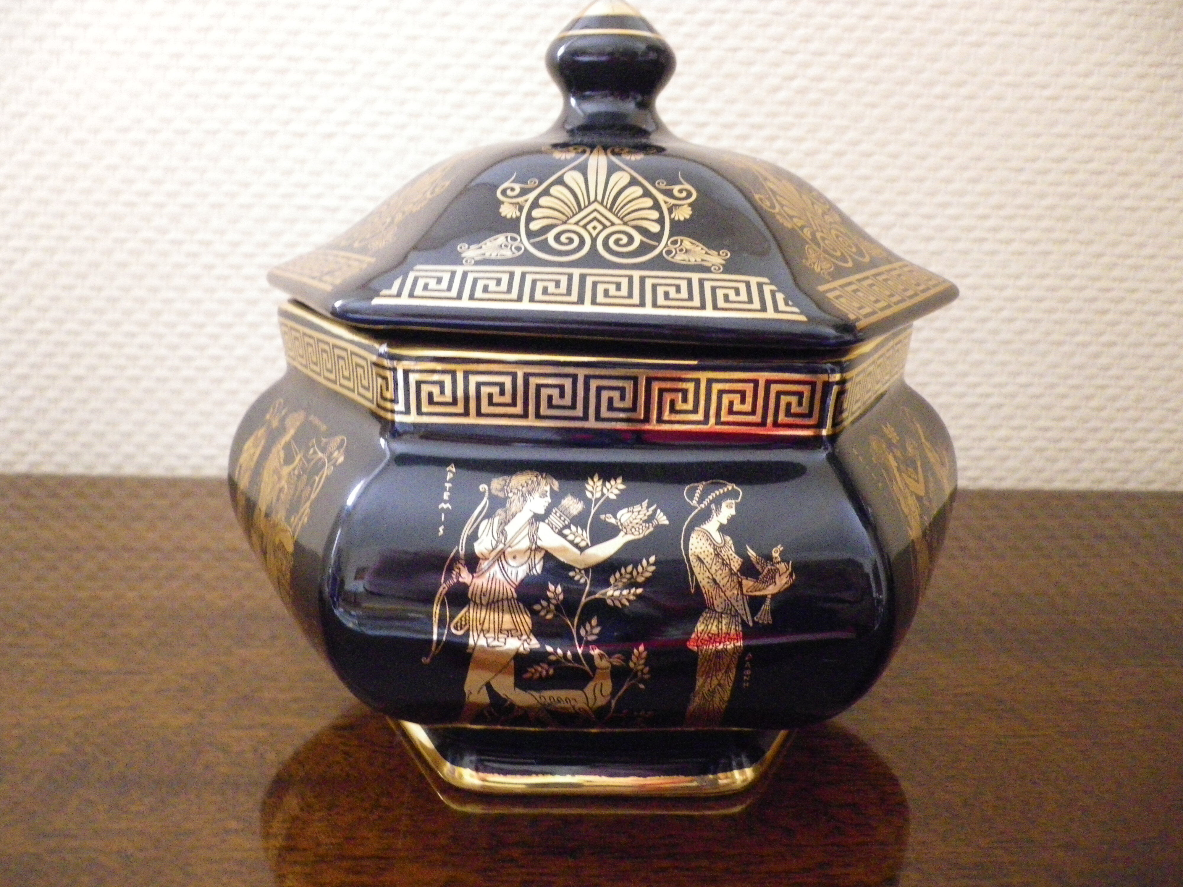 Porcelain candy maker hand-decorated with 24 carat gold Greece 70