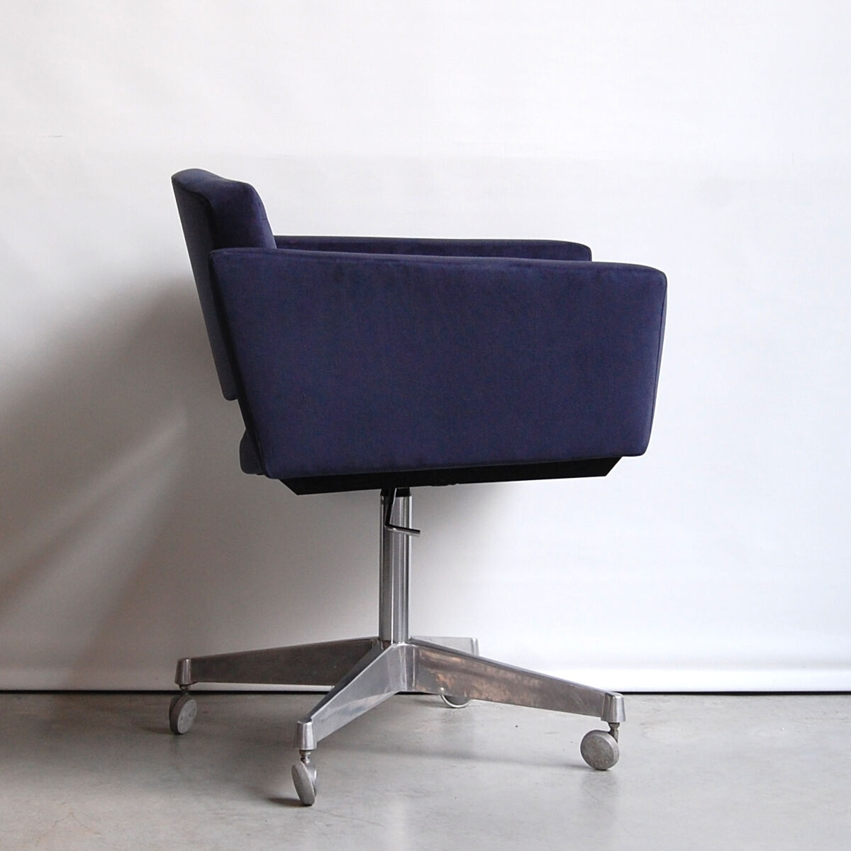 Pierre Guariche's vintage office chair "advice" for Meurop 1961