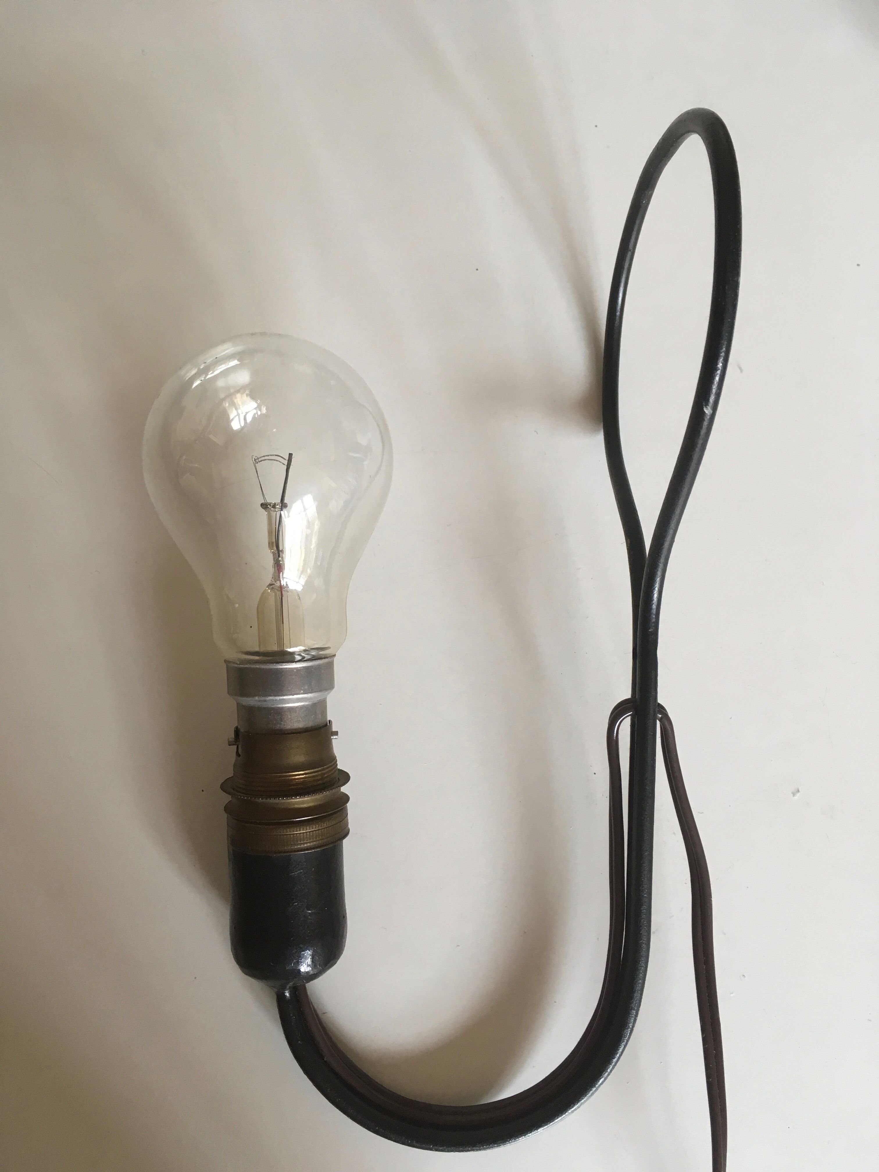 Minimum modernist applies iron curved black