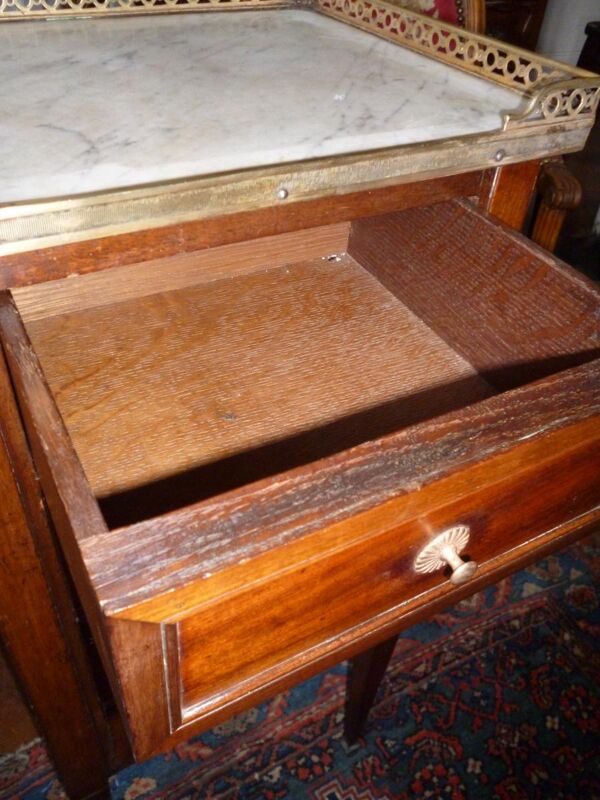 Paire de petites commodes époque XIX e