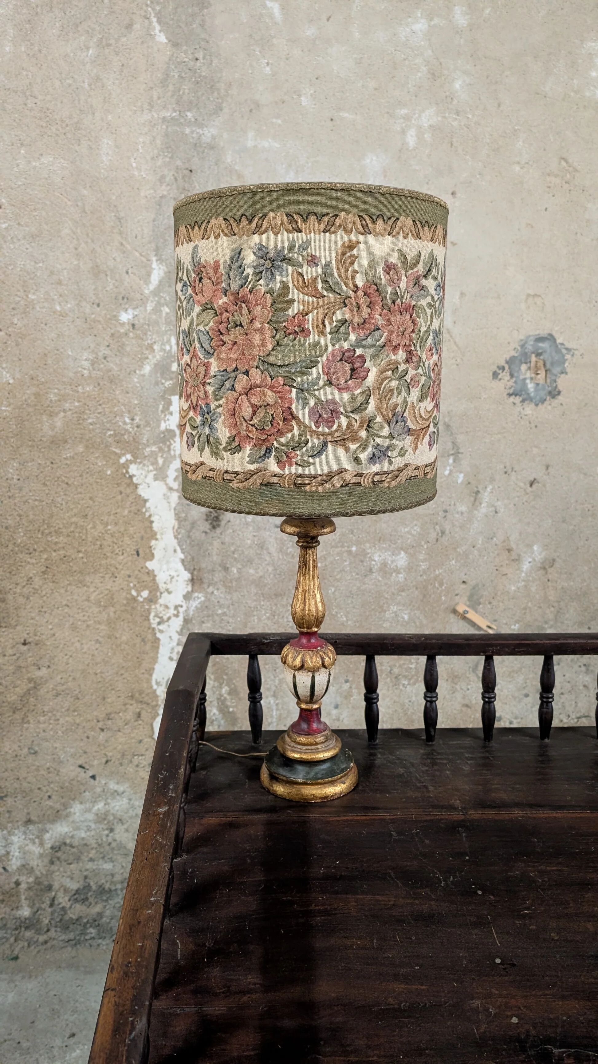 Table lamp