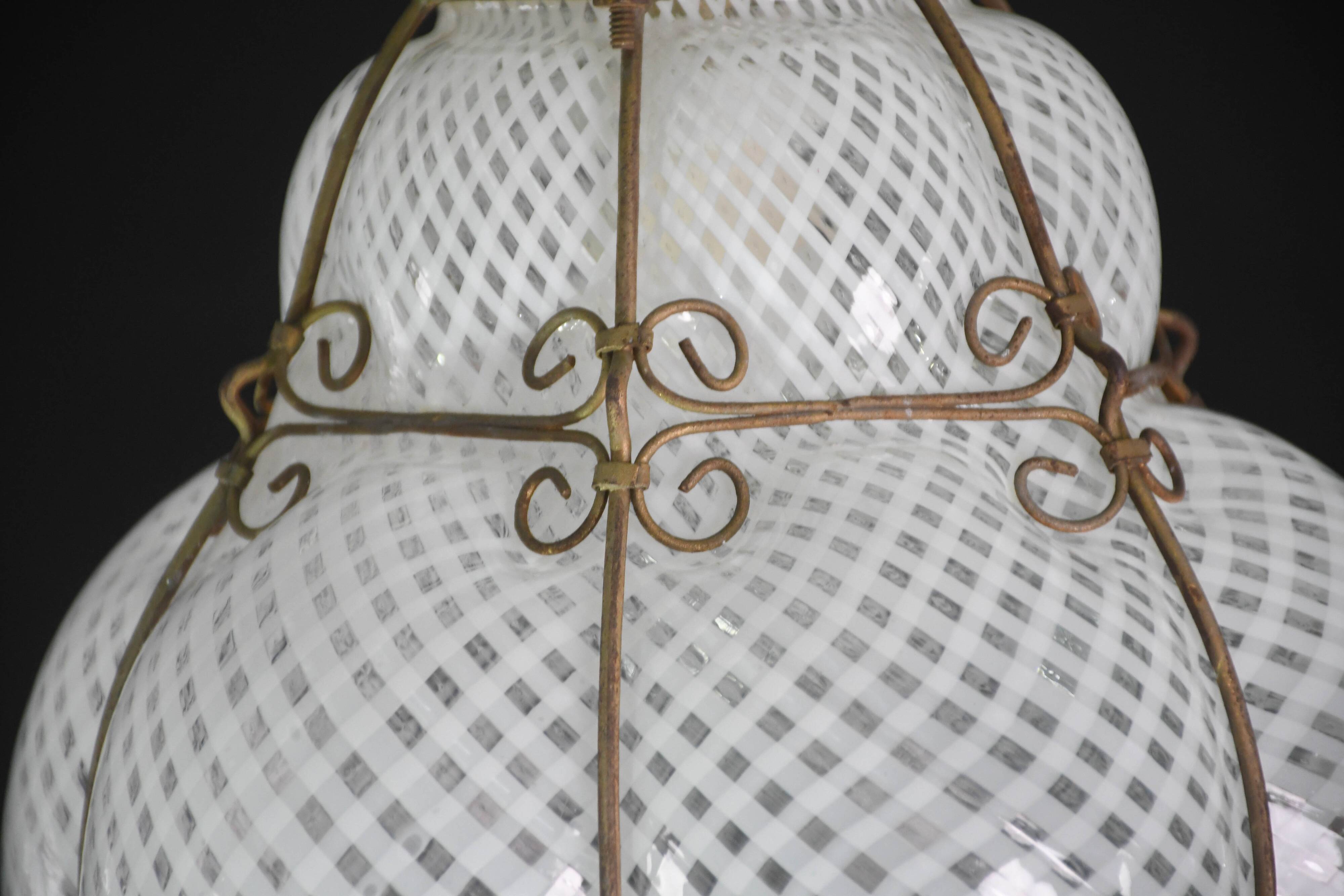 Amazing large Venetian lantern in Murano reticello glass, 1940s