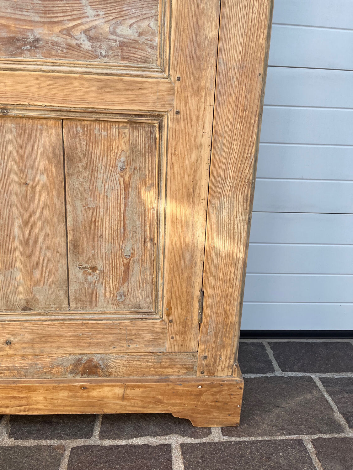 Parisian wardrobe/hosiery