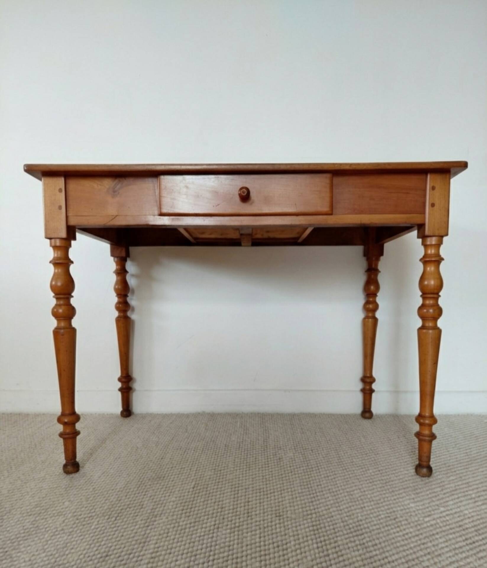 Country-style wooden middle desk Louis Philippe - 19th century