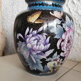 Victorian-era partitioned ginger pot