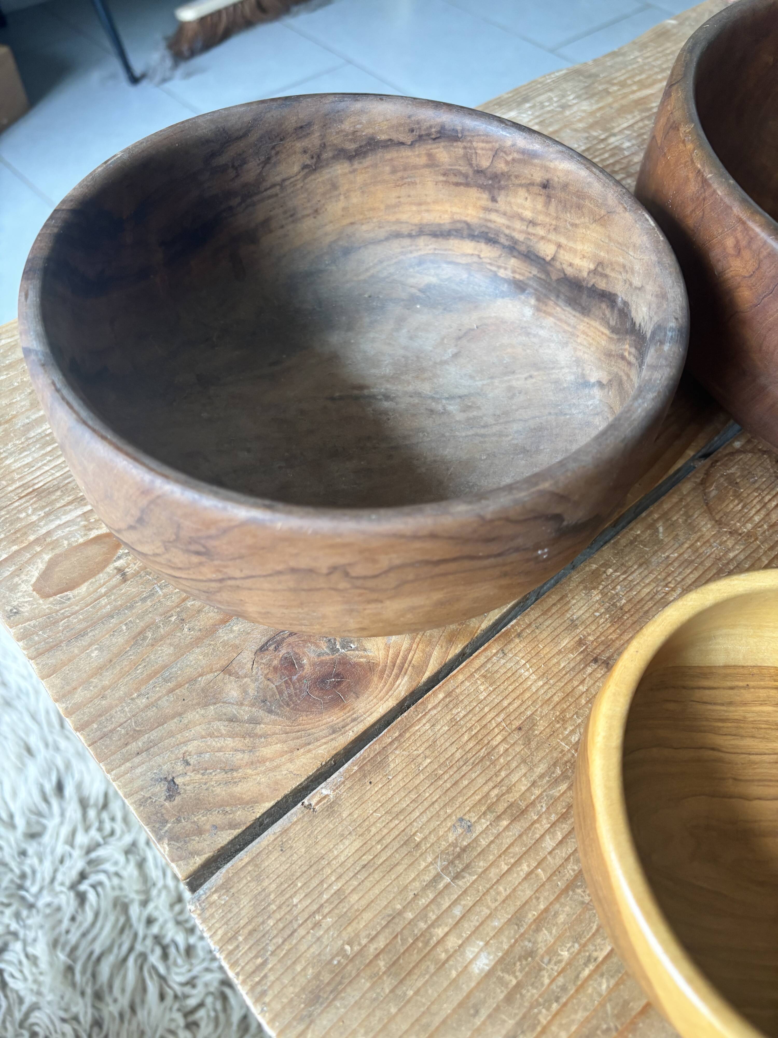 Ensemble de trois coupes en véritable bois d'olivier, fartisanaux, vintage