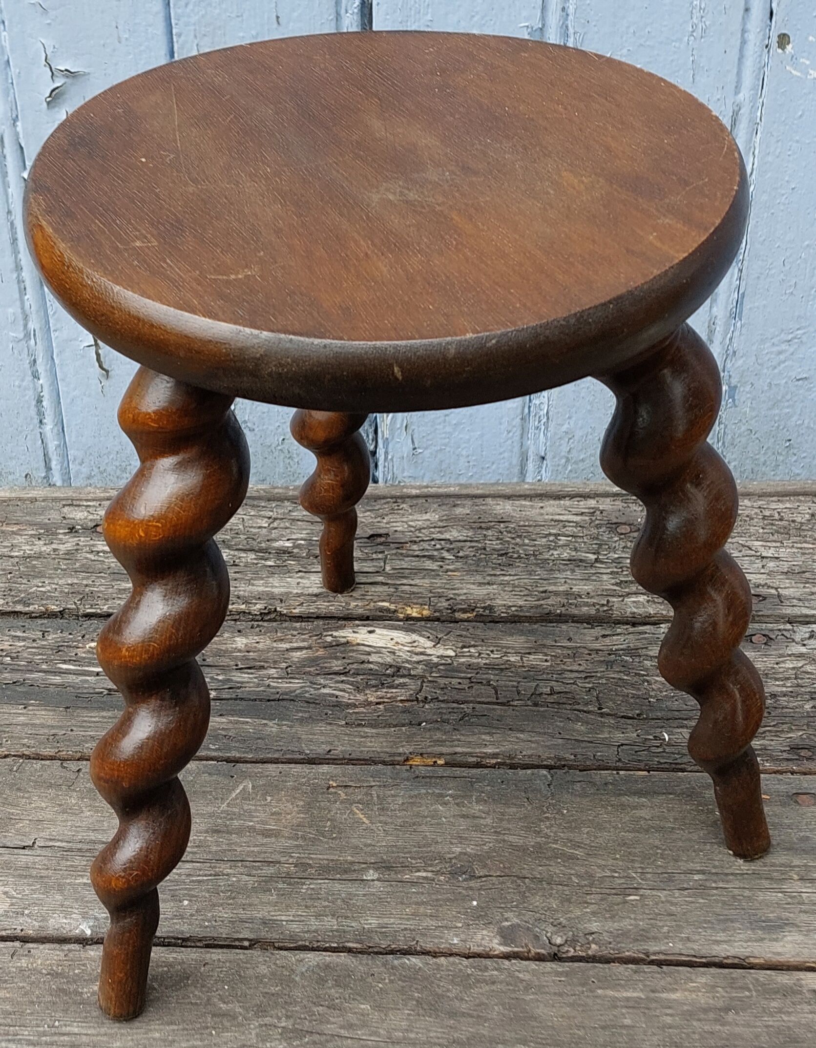 Tripod stool