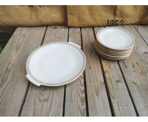 Service A Gateau En Porcelaine Decor Lisere Dore Avec 8 Assiettes Et Un Plat Selency Service A Gateau En Porcelaine Decor Lisere Dore Avec 8 Assiettes Et Un Plat Selency