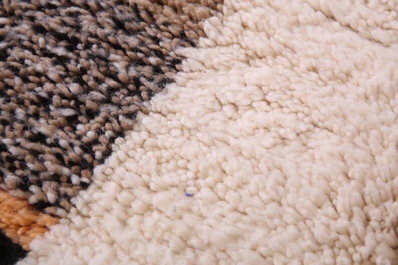 Handmade Berber wool rug from the Atlas, size 1.5/2.5 m.