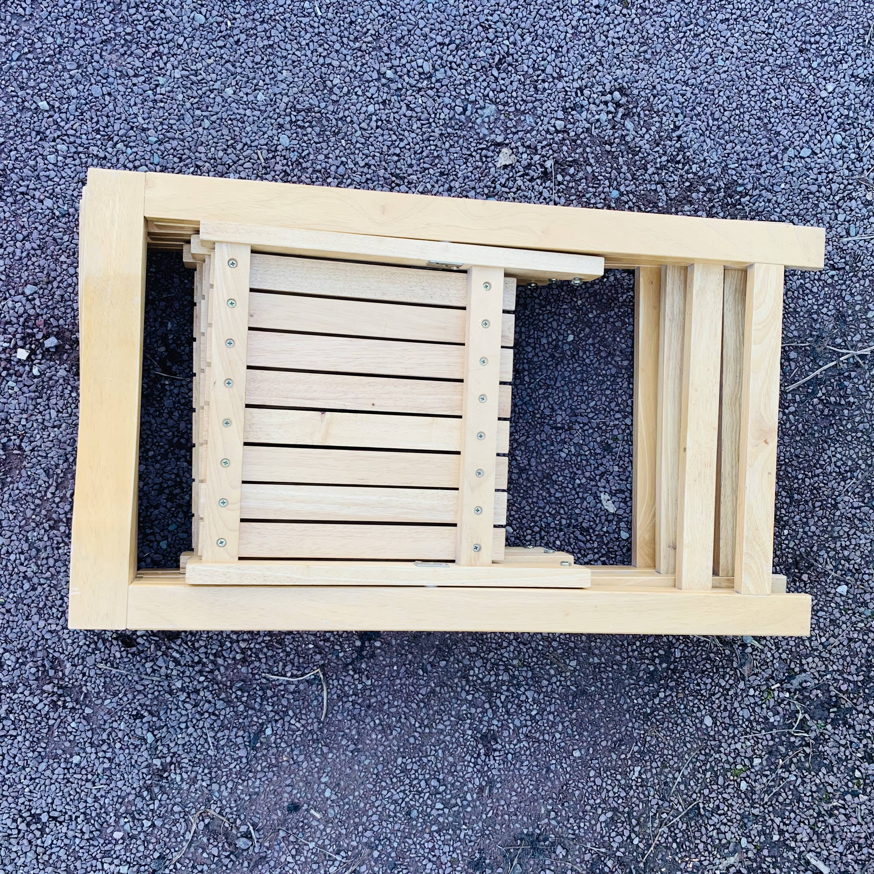 Set of 3 folding chairs