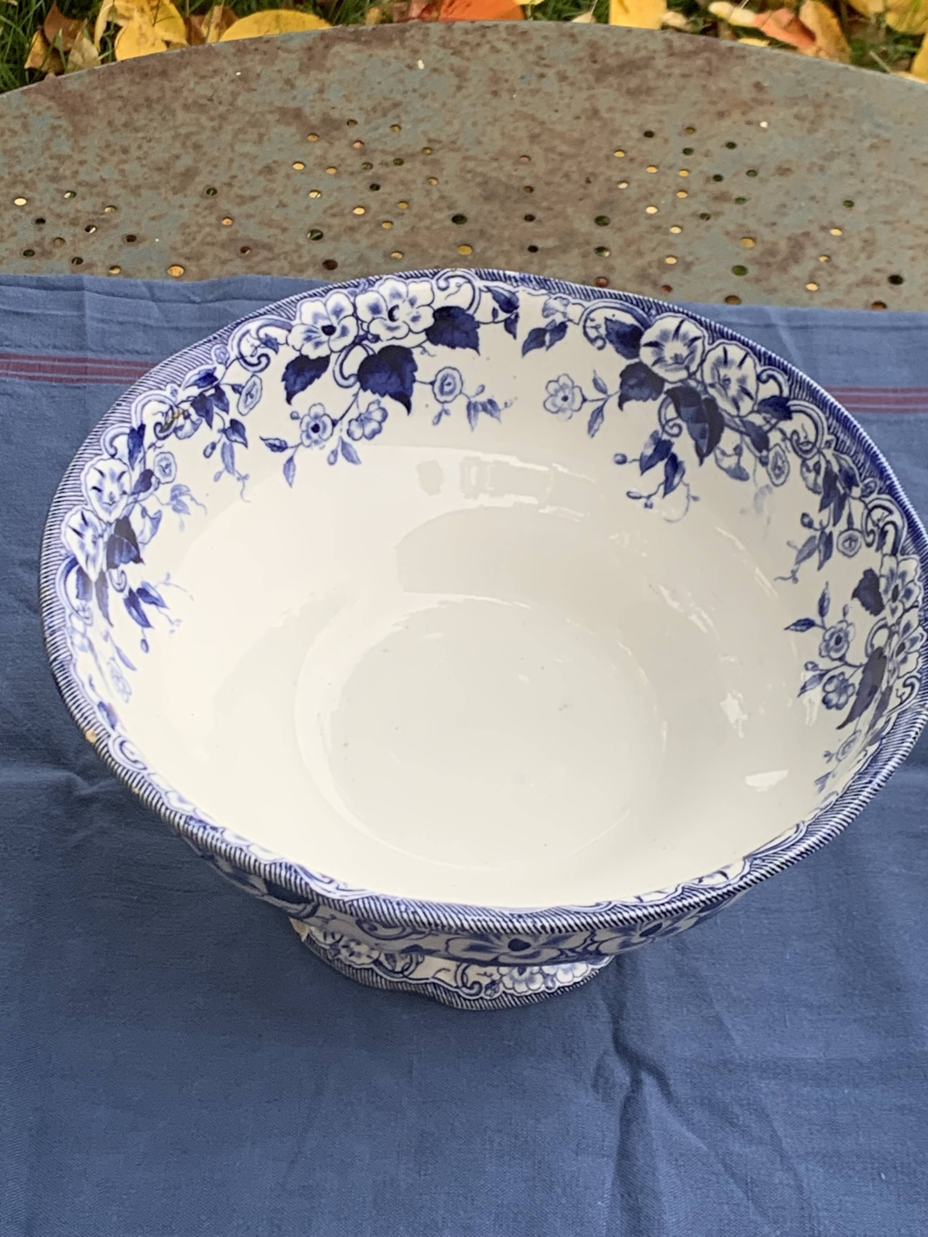 Antique salad bowl, Creil and Montereau, in earthenware, Flora model with blue bindweed, 19th century