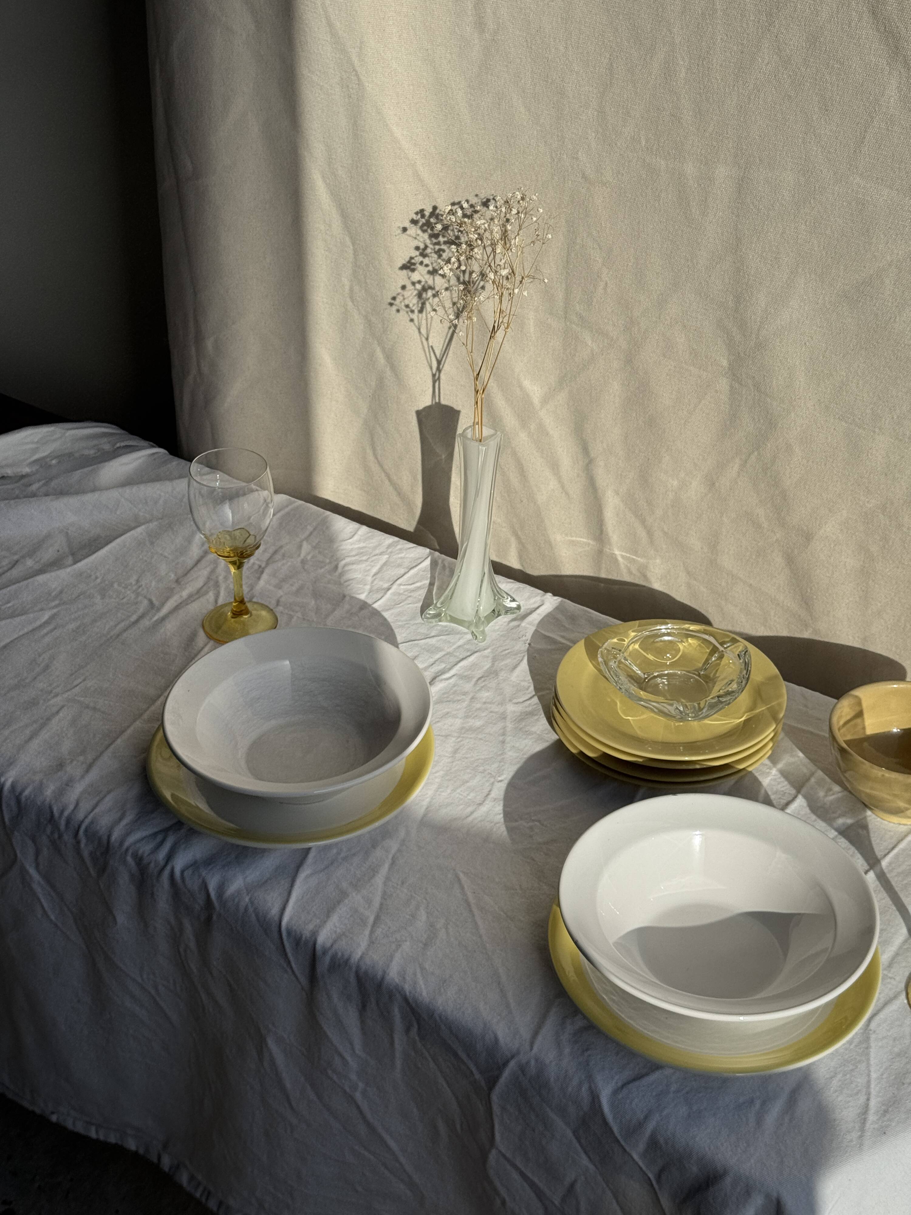 Set of 6 modern yellow dessert plates D19