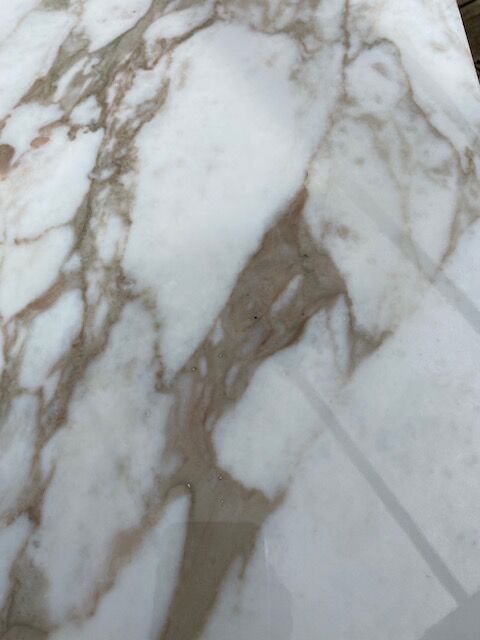 Table basse marbre calacatta design 1970