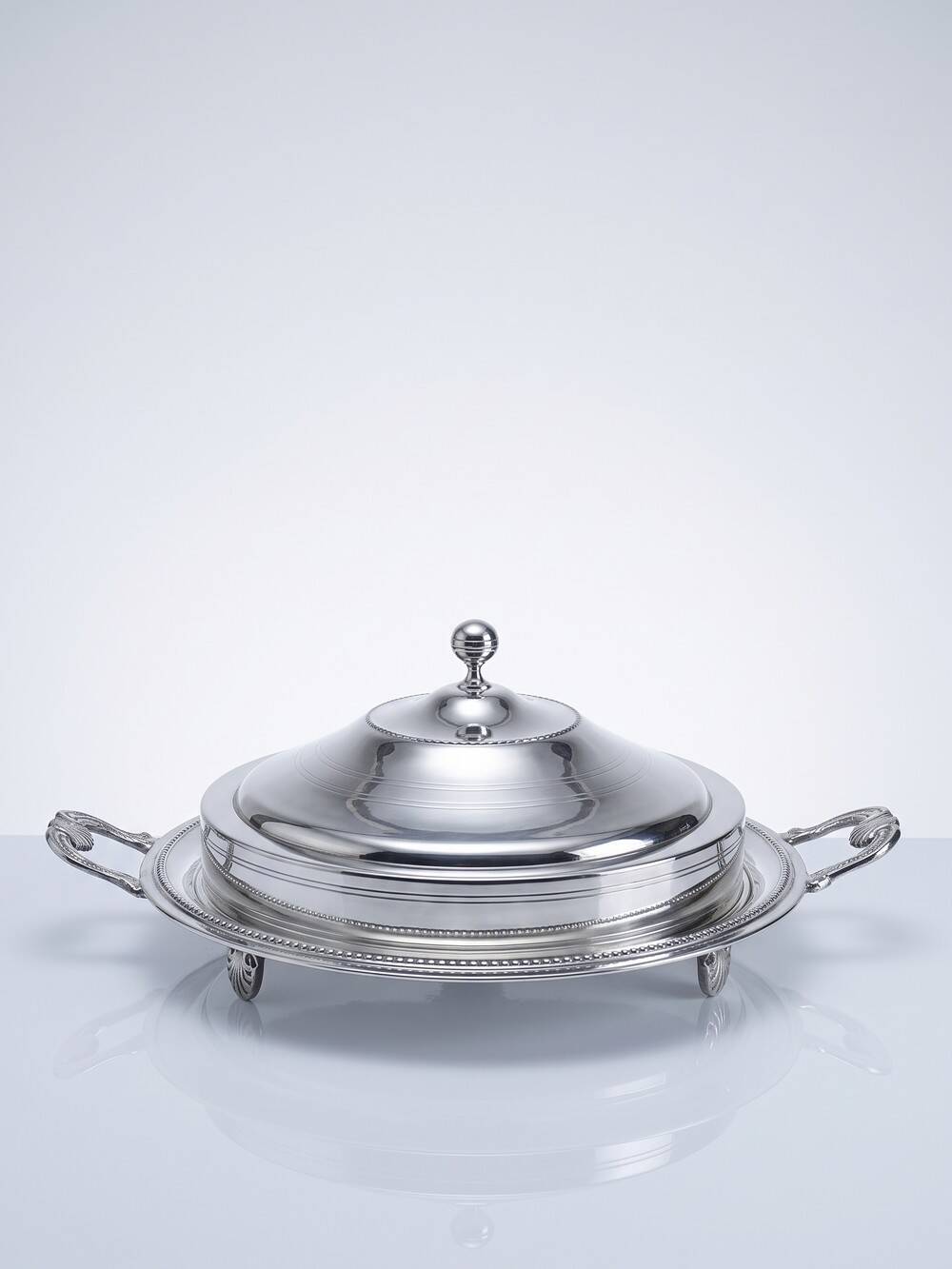 Rare vintage oriental covered serving dish in silver-plated metal, mid-20th century.