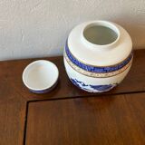 Porcelain pot