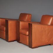 Paire de fauteuils en cuir Art Déco. Années 1940.