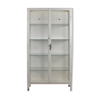 Medical wardrobe 1940
