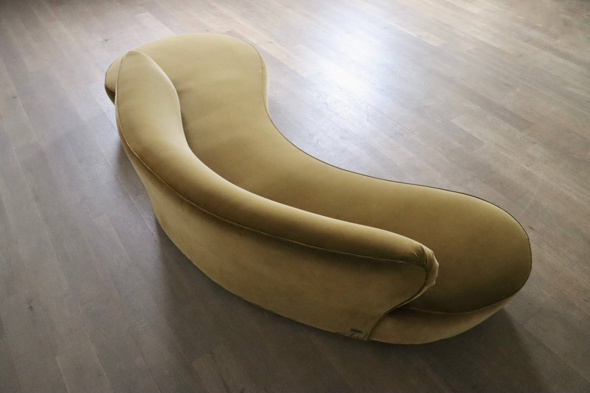 Vladimir Kagan serpentine sofa in velvet for Directional USA 1999