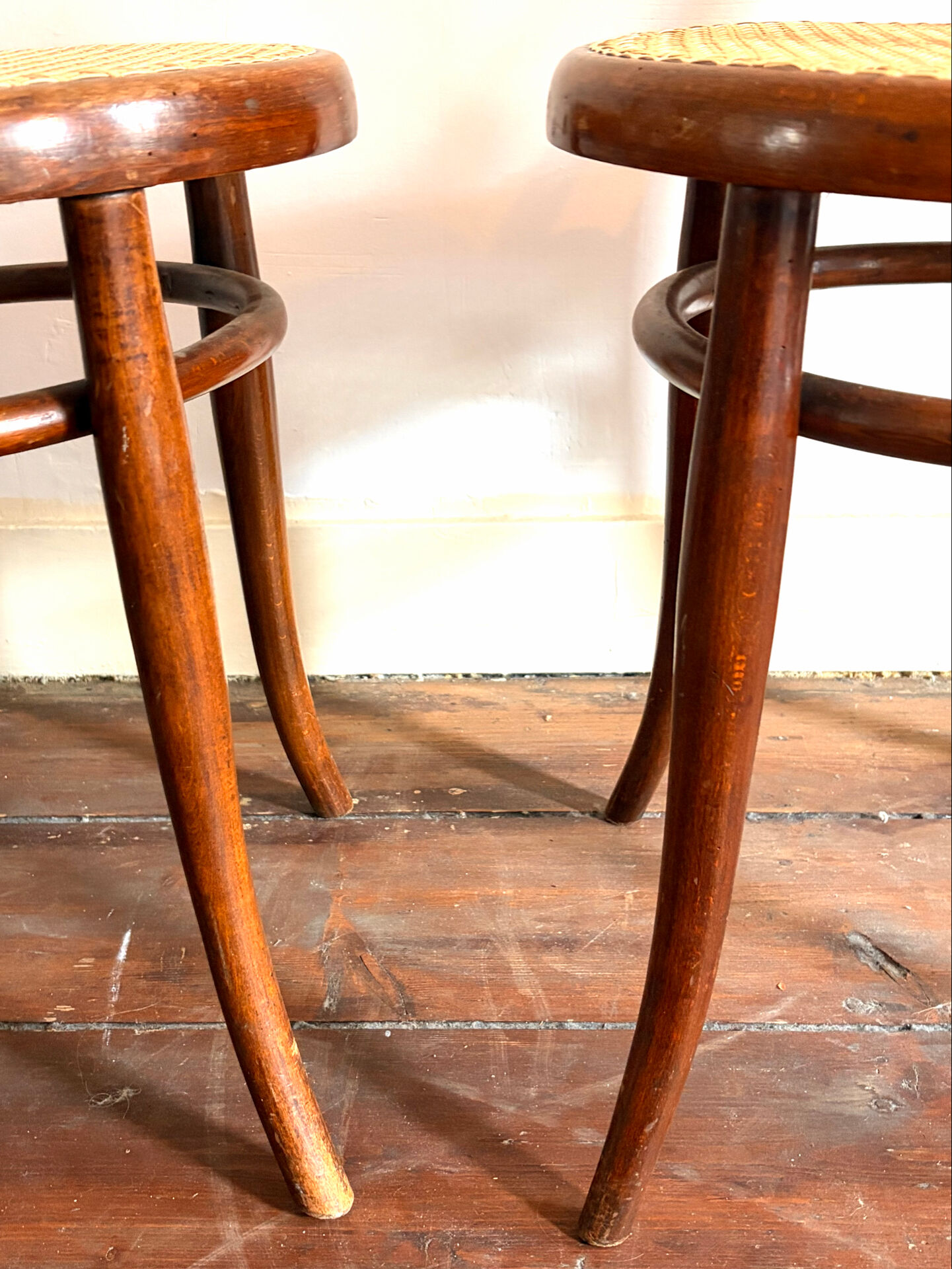 Set of 5 antique Thonet dining chairs model 20, ca. 1890.