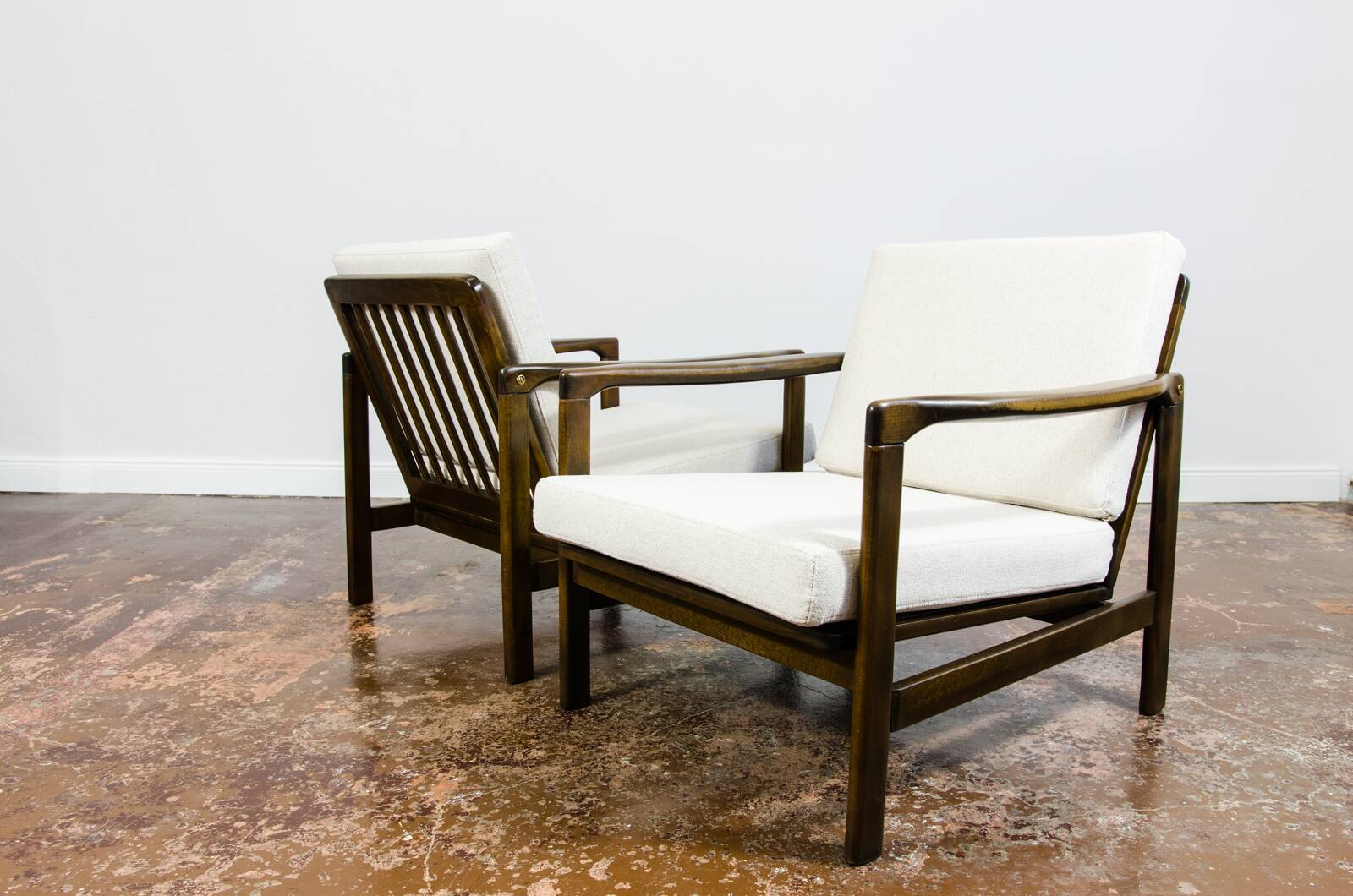 Pair of beige mid century armchairs b7522 by zenon bączyk, 1960's