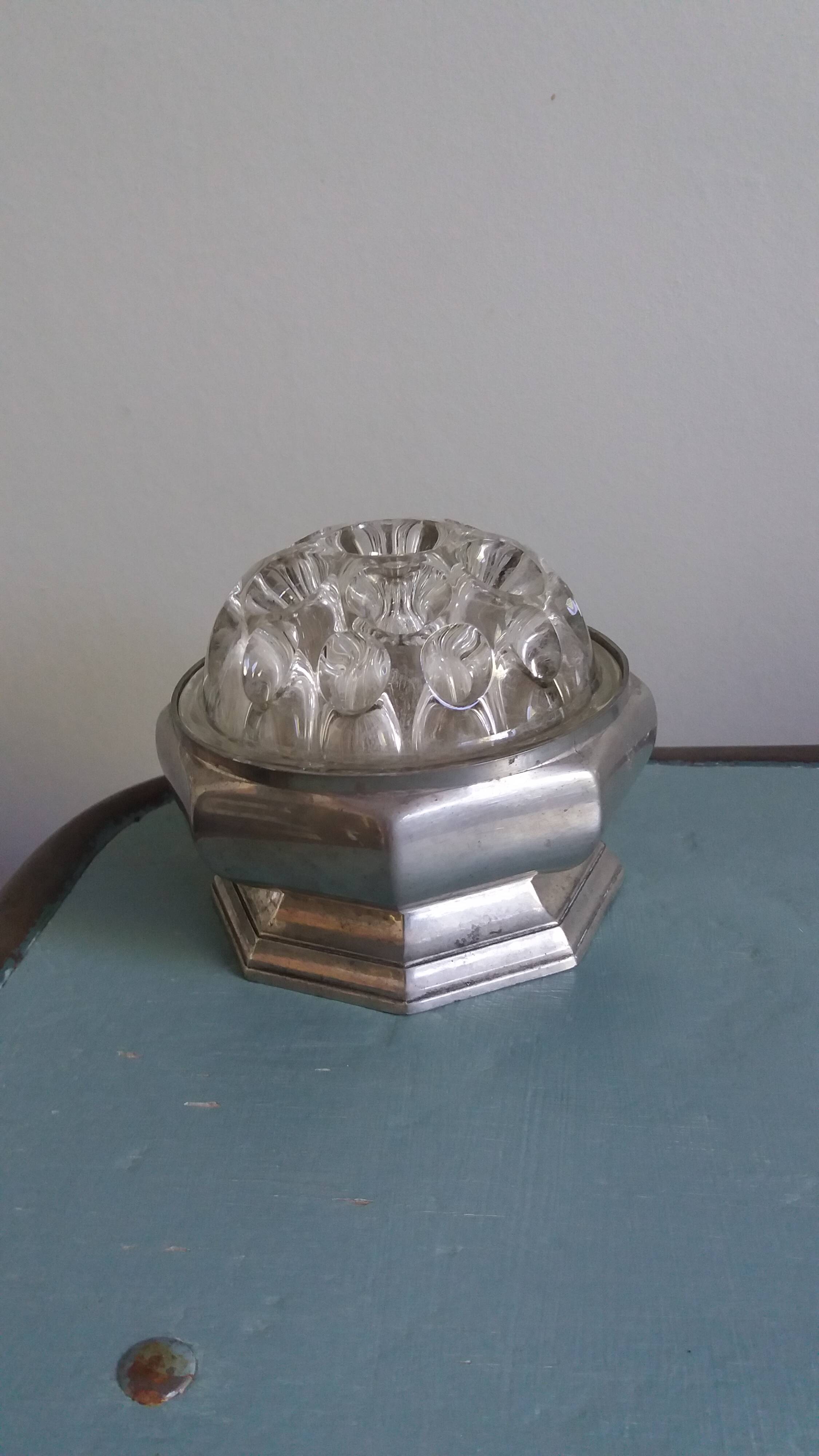 Flower vase in glass VMC Reims and pewter bowl from Manoir Paris