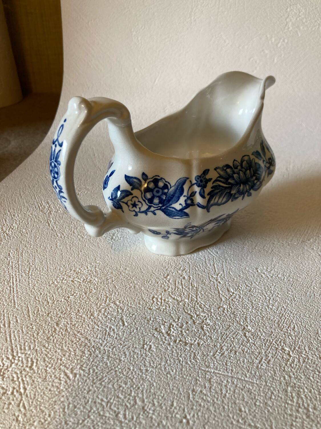 Ridgway Staffordshire England Pagoda Gravy Boat