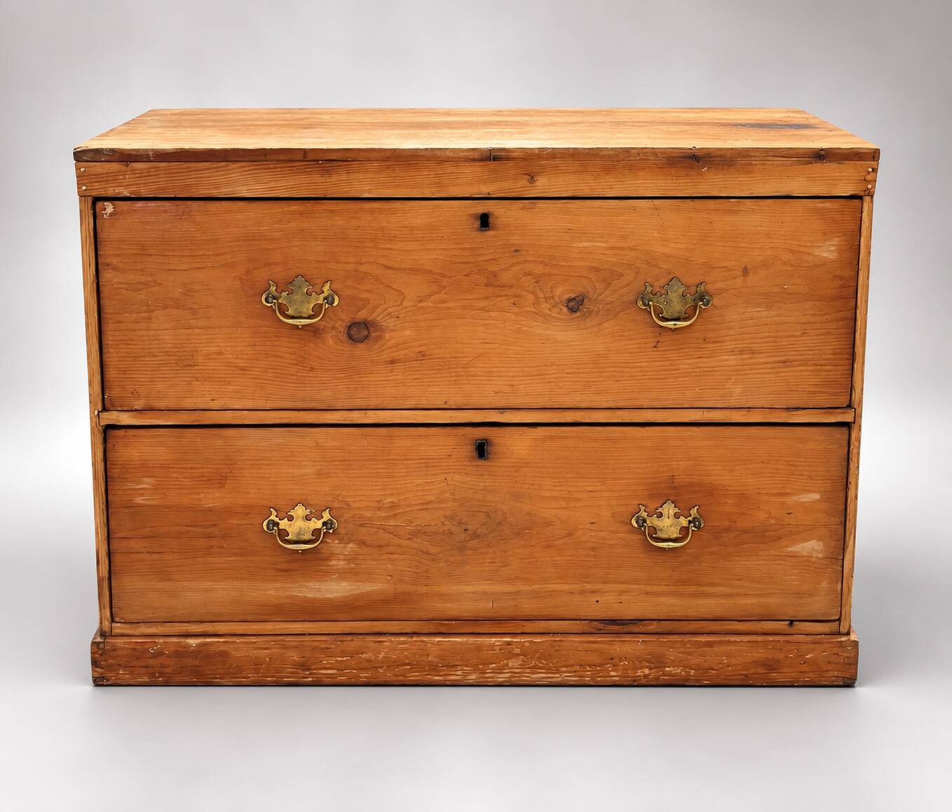 Commode basse ancienne en pin – 2 grands tiroirs
