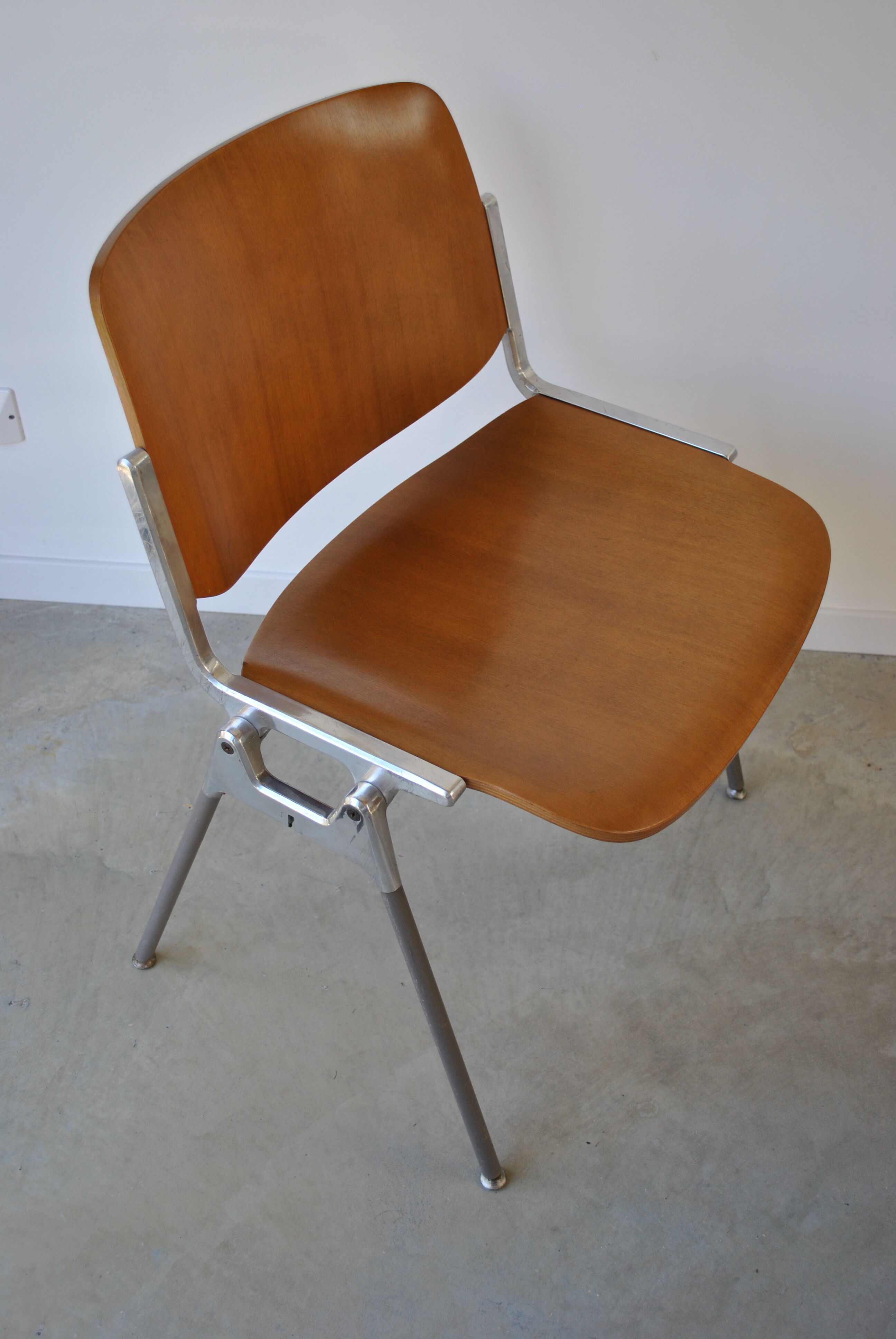 Chaises DSC-106 de Giancarlo Piretti éditées par Anonima Castelli ,1970