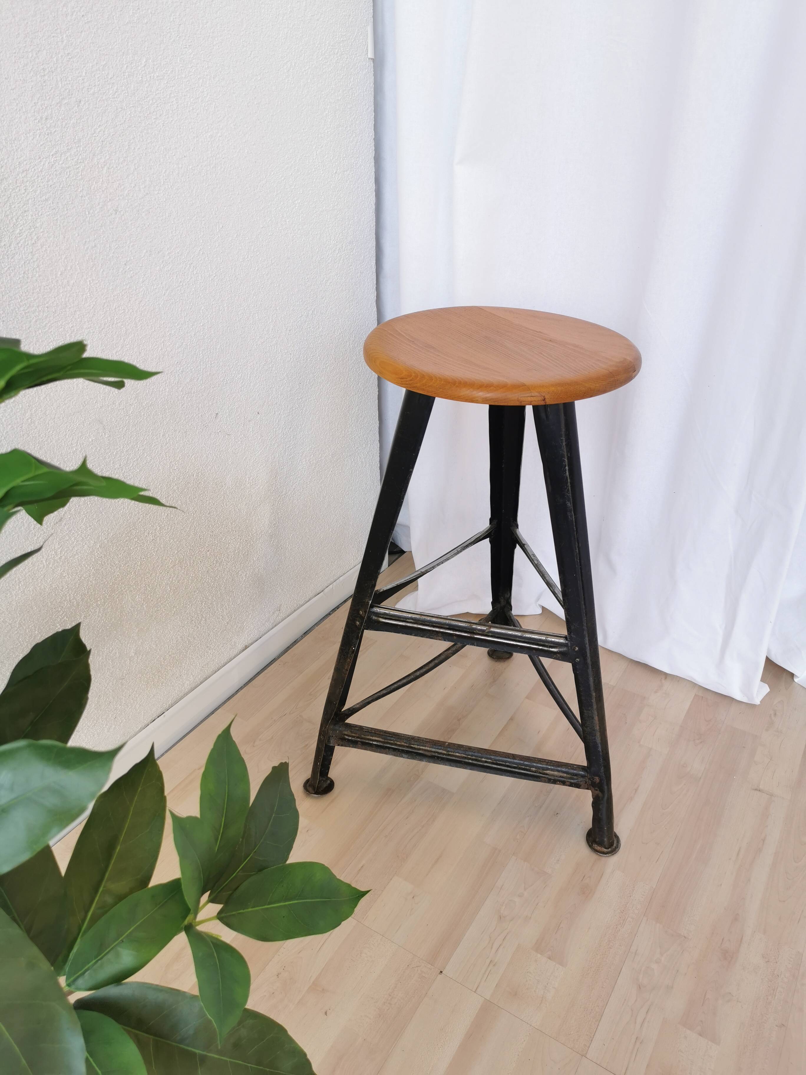 Tabouret de bar industriel vintage en bois et métal