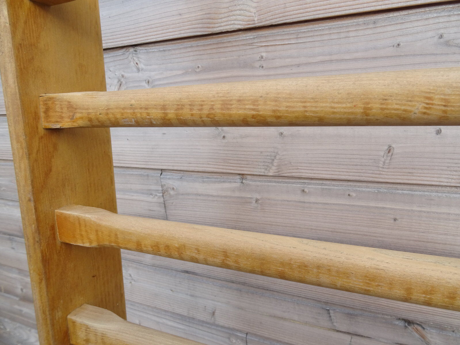 Gymnastics espalier in solid elm