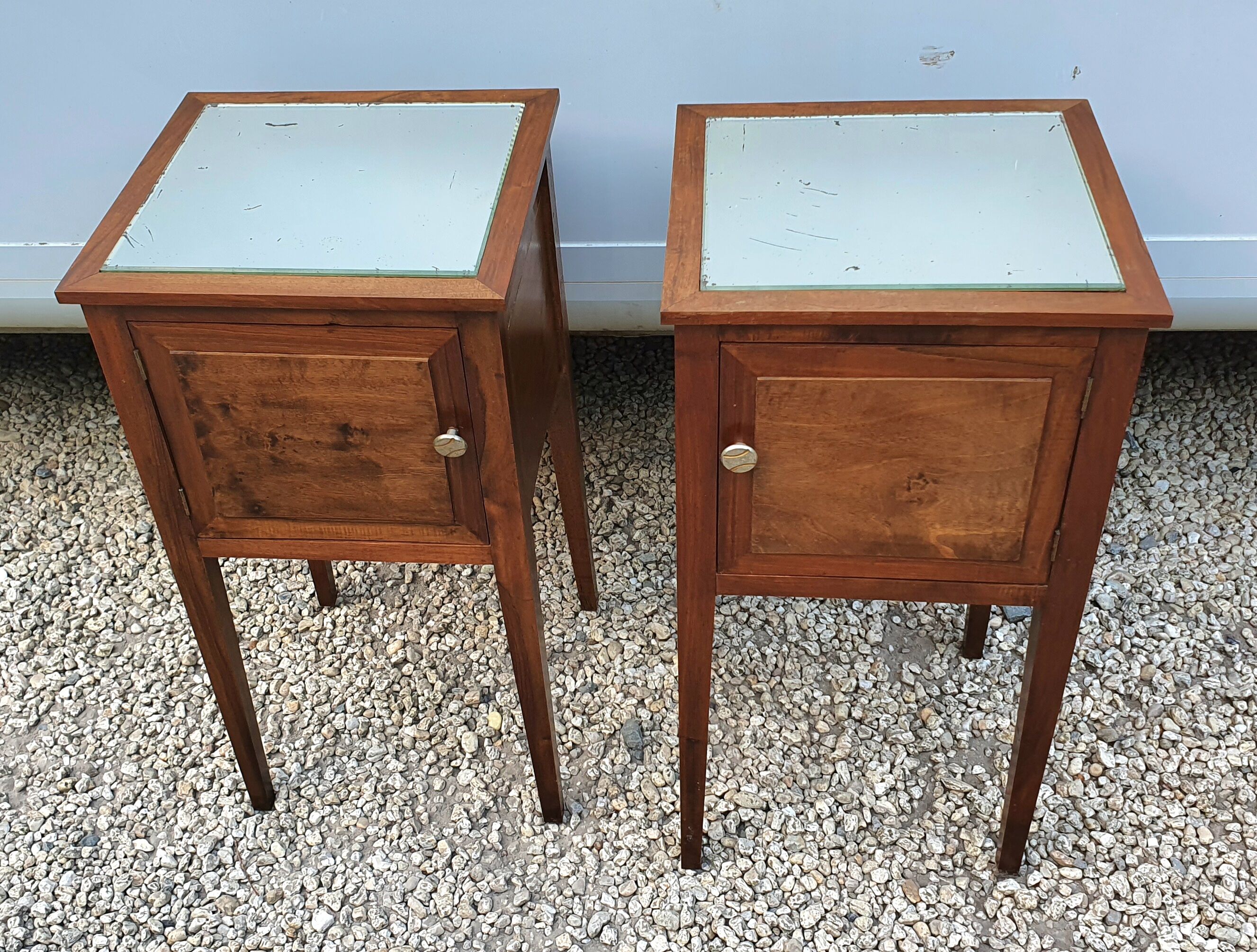 2 bedside tables mirror tray