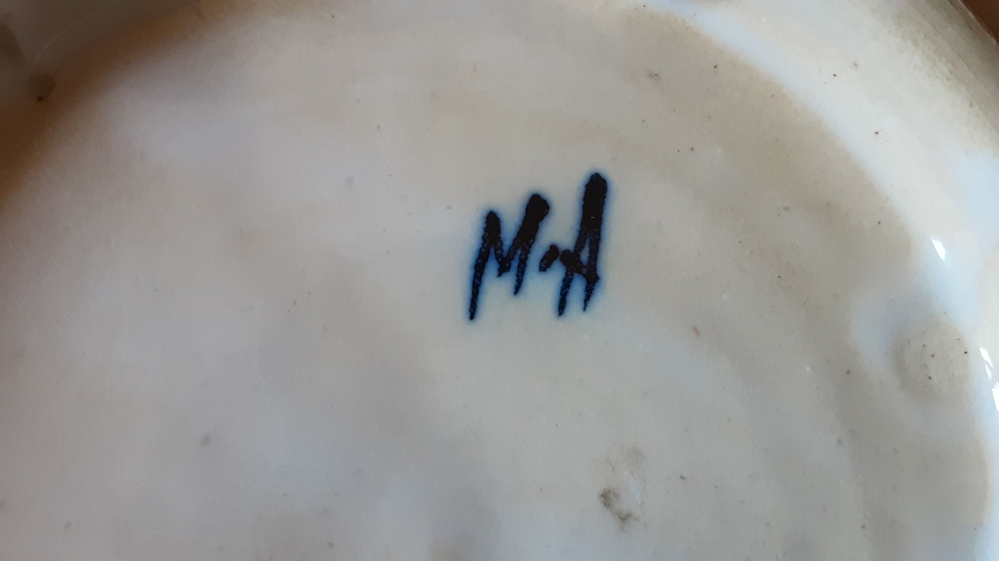 Decorative plate M-A