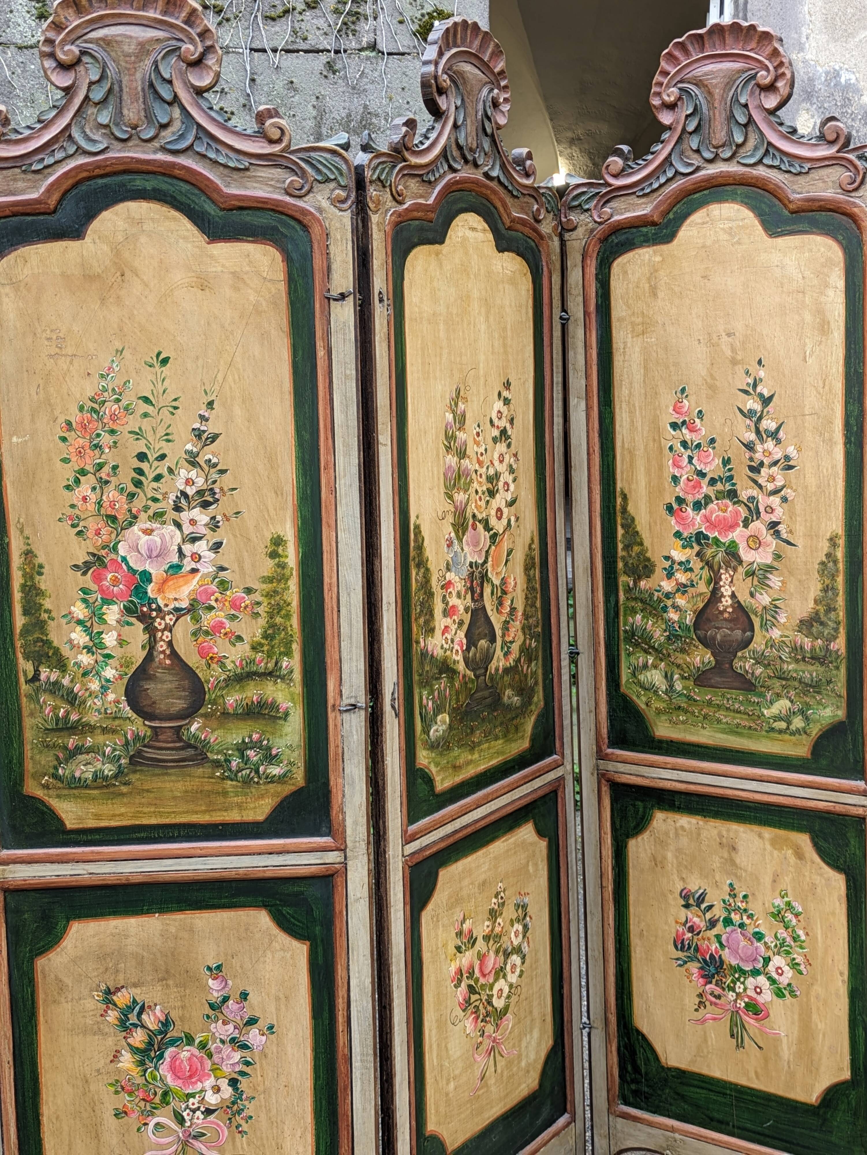 3-panel screen in painted wood