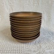 6 assiettes creuses en grès émaillé marron Longchamp, années 1970