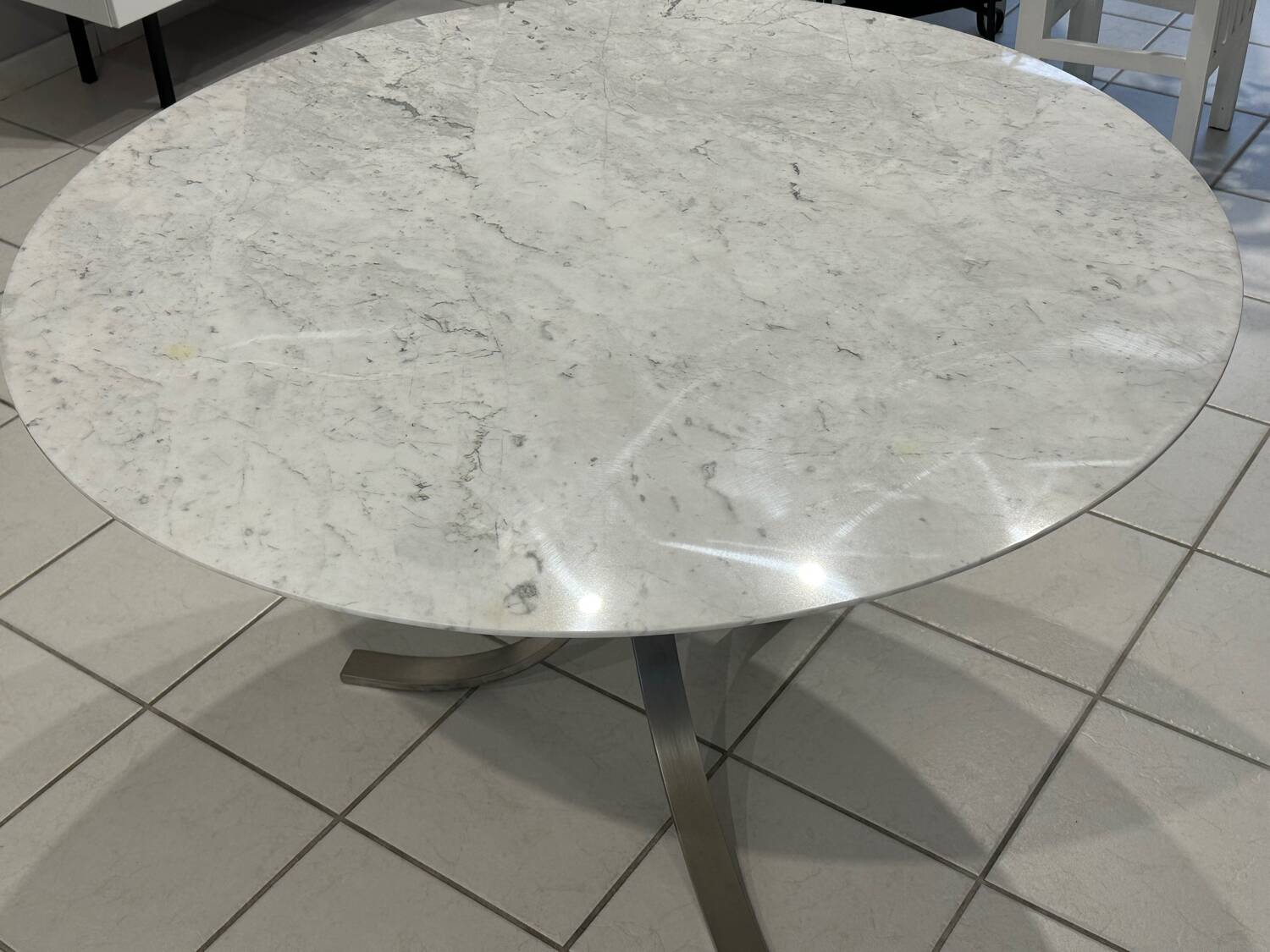 Vintage 1970s white Carrara marble dining table