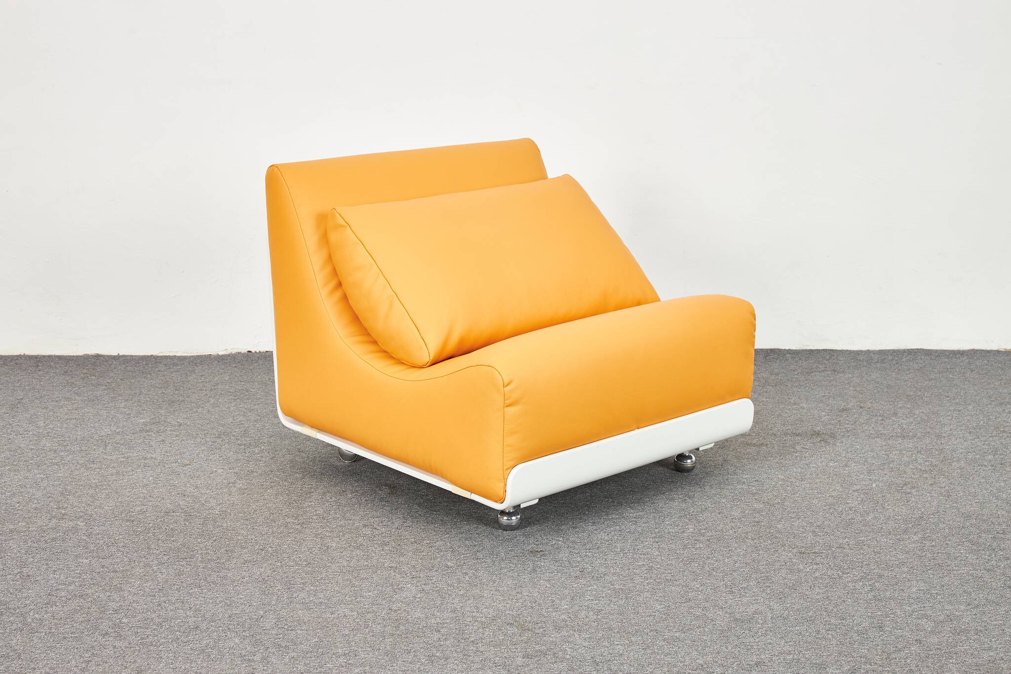 Space Age Orbis lounge chairs by Luigi Colani for CORE 1970s