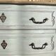 Commode de style Louis XV patinée et cirée dessus bois naturel