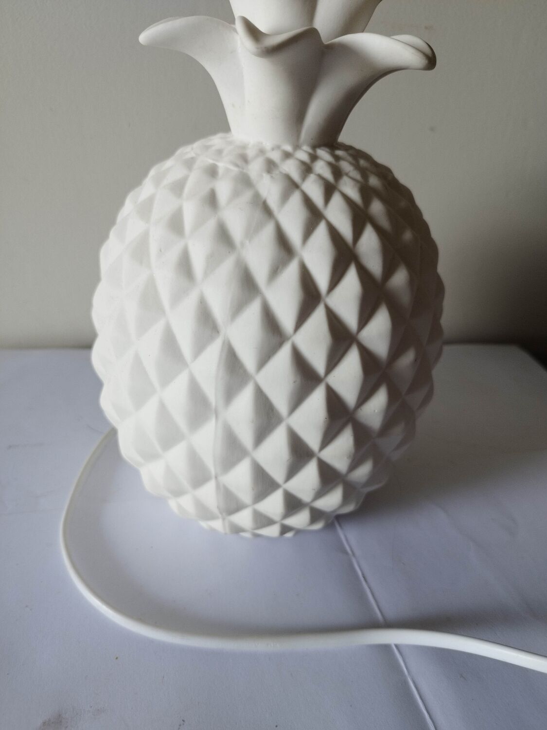 Pineapple lamp in white biscuit