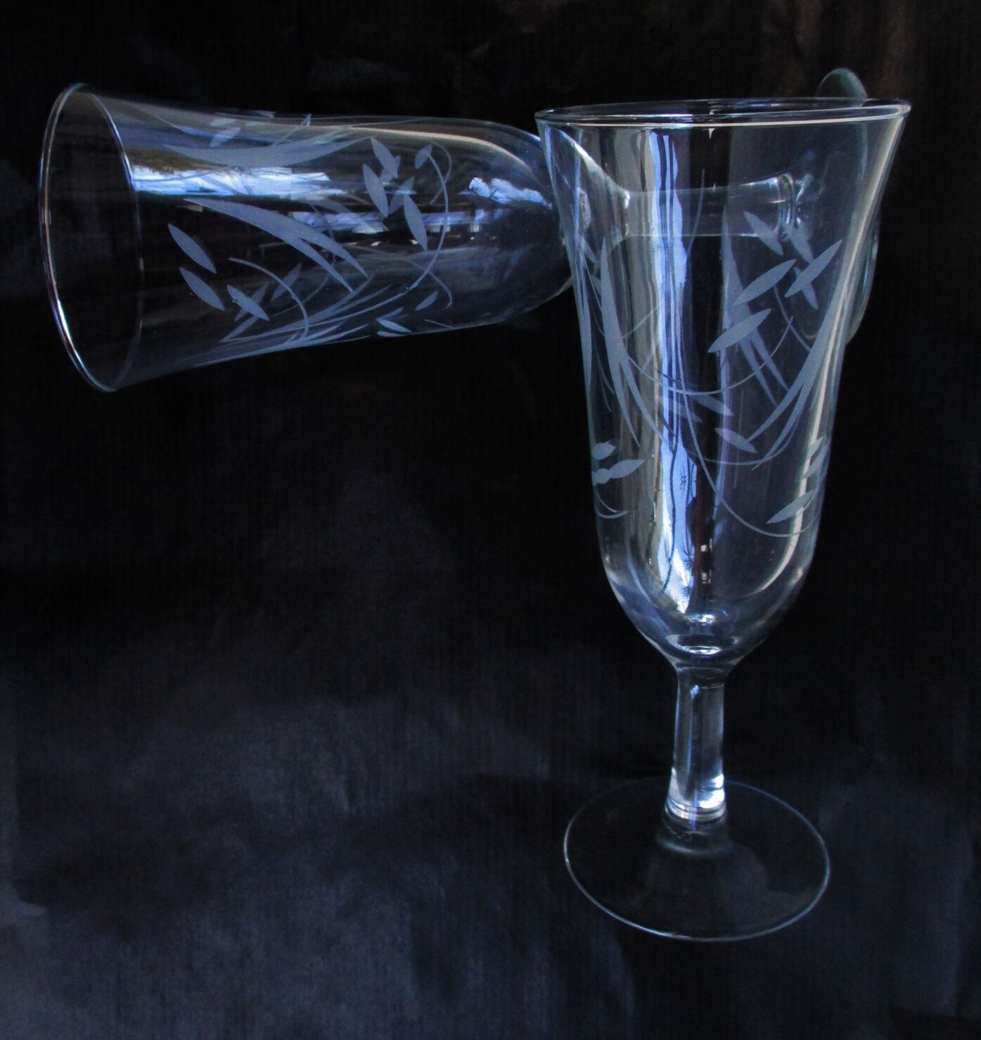 Flûtes à champagne, forme tulipe , verre gravé, lot de 9 Selency