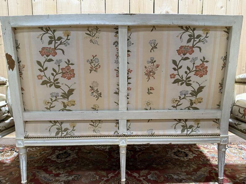 Salon de style Louis XVI Canapé et Paire de fauteuils